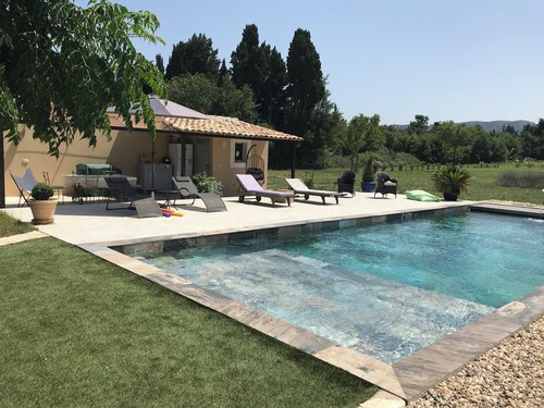 Roulotte 2 personnes vue sur les Alpilles 