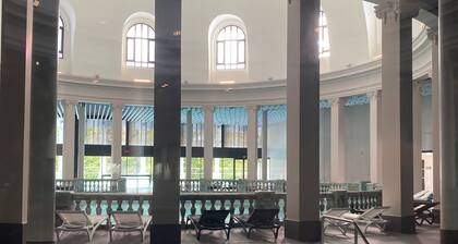 Proche Nancy-Thermal : Chambre et piĂšce de vie en rez de jardin .