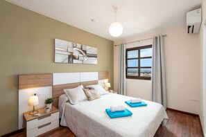 3 Schlafzimmer, Schreibtisch, Bügeleisen/Bügelbrett, WLAN