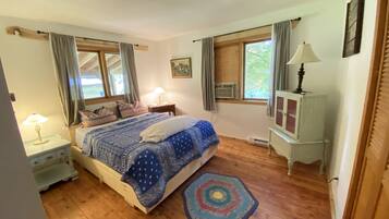 2 makuuhuonetta, silitysrauta/-lauta, ilmainen Wi-Fi, vuodevaatteet