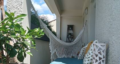 T2 AVEC JARDIN TERRASSE et vue sur la Montagne