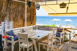 Free daily local cuisine breakfast - İmaj Beach Hotel (Seferihisar)
