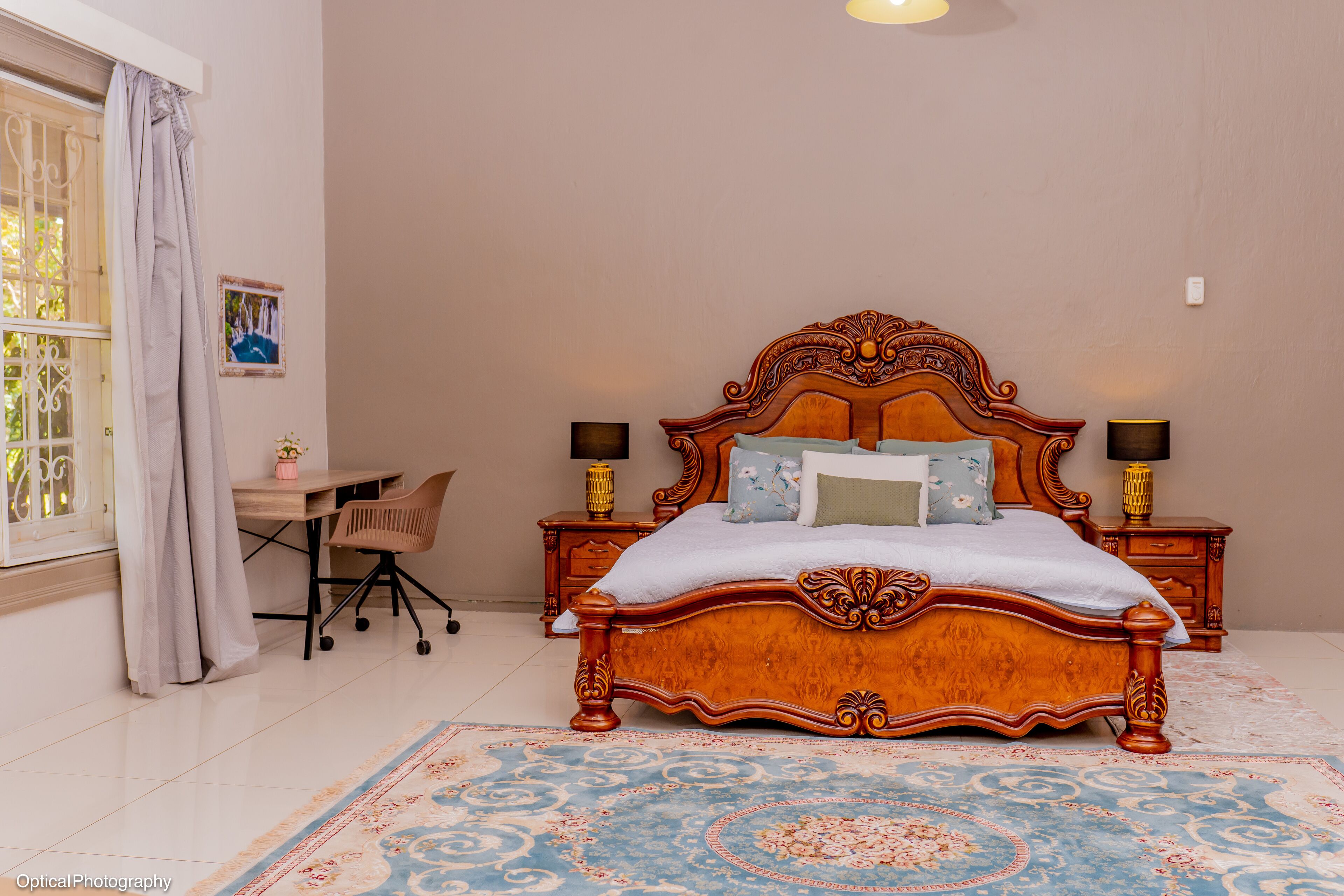 3 soverom, skrivebord, strykejern/-brett og wi-fi