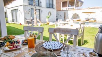 Tägliches inbegriffenes großes Frühstück