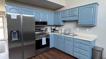 Micro-ondas, fogão, cooktop, lava-louças