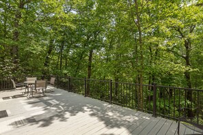 Outdoor dining - Perfect Gettaway Cottage in Cashiers (Cashiers)