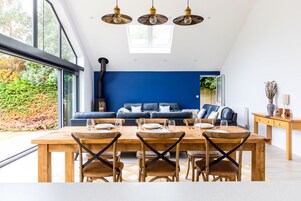 Cottage | Dining