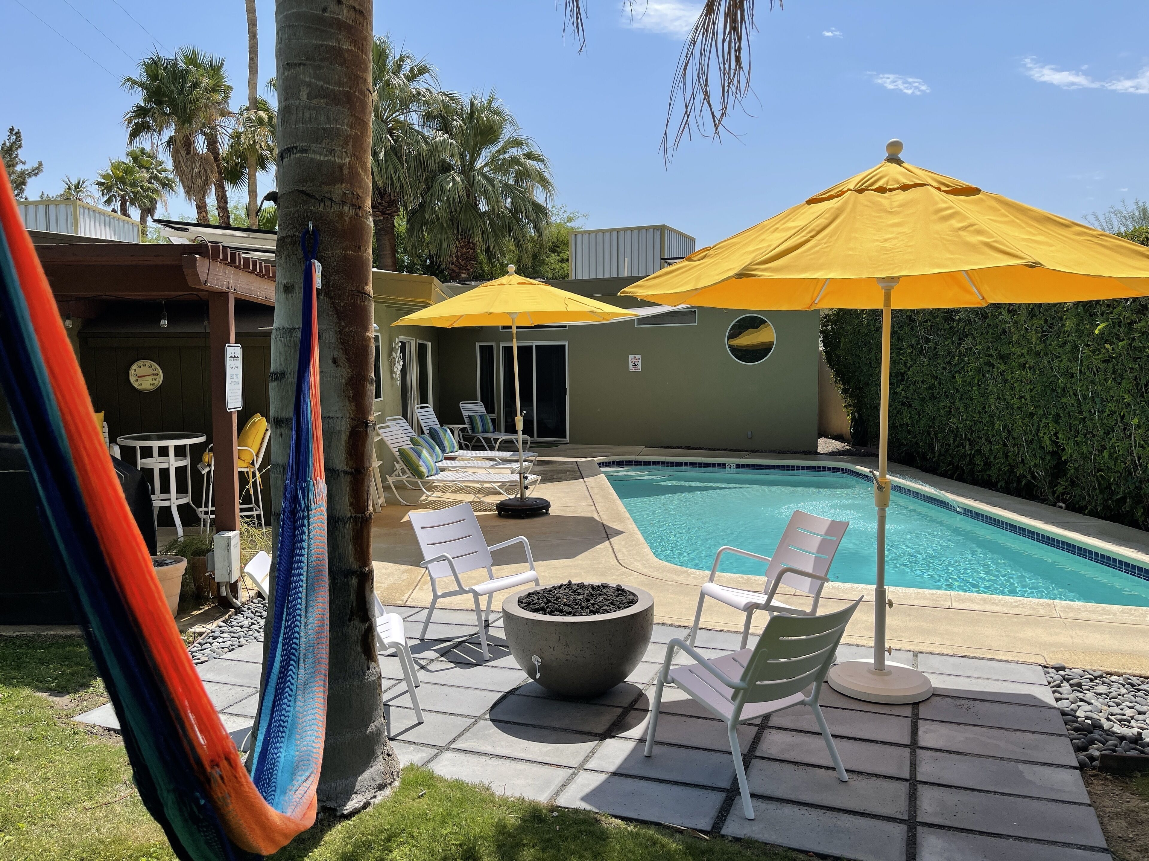 Central Palm Springs Pool/Fire-pit Walk to downtown