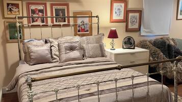 1 bedroom, desk, iron/ironing board, free WiFi