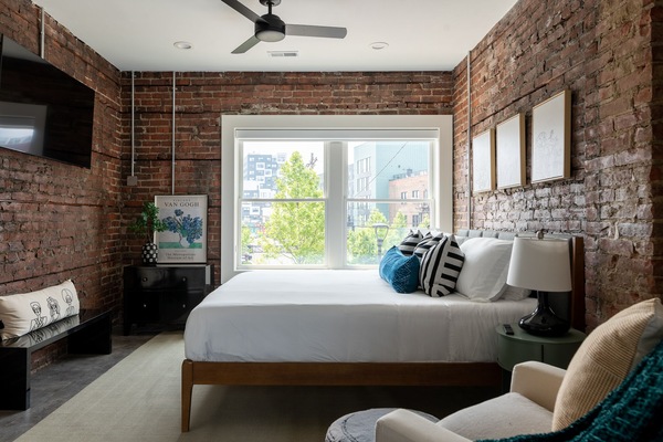 3 slaapkamers, een bureau, een strijkplank/strijkijzer, gratis wifi