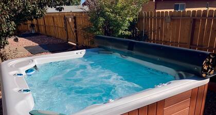 Hot Tub Cozy Cottage in Colorado Springs