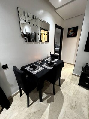 Apartment | Dining