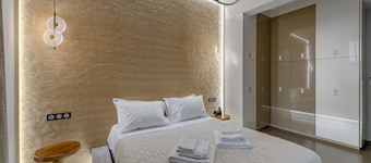 5 min from the beach!