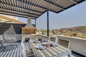 تناول الطعام بالخارج