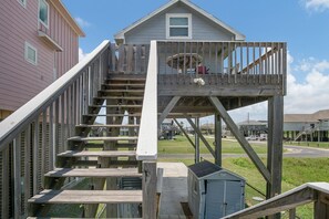Property grounds - Tiny House on Bolivar (Crystal Beach)