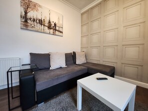 TV - Salisbury Apartment (2 Bed) (Cardiff)
