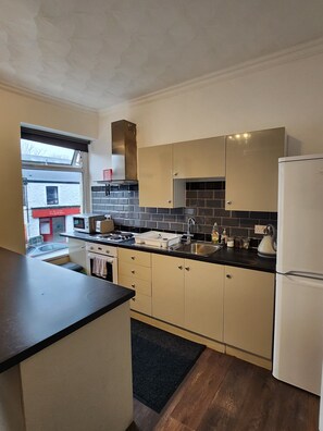 Private kitchen - Salisbury Apartment (2 Bed) (Cardiff)