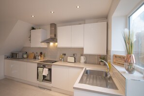 Fridge, coffee/tea maker - St. Peters House (5 beds) (Cardiff)