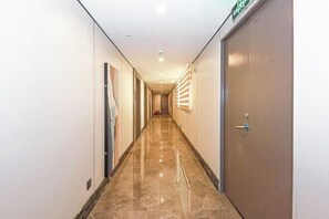 Interior - Yiguo Fengqing Holiday Hotel (Beihai Beibu Gulf Plaza Park Road Branch) (Beihai)