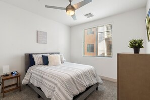2 Schlafzimmer, Bügeleisen/Bügelbrett, kostenloses WLAN, Bettwäsche
