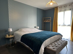 2 bedrooms, iron/ironing board, free WiFi, bed sheets