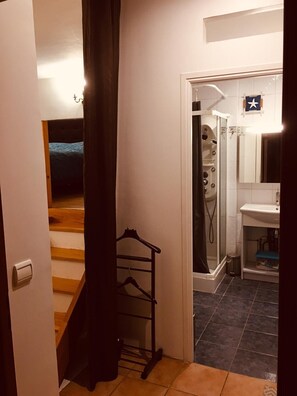 1 Schlafzimmer, Bügeleisen/Bügelbrett, kostenloses WLAN, Bettwäsche