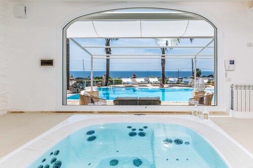 Villa Krailo with jacuzzi an pool Seaview