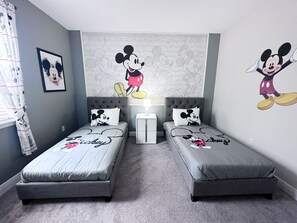 3 chambres, fer et planche à repasser, Wi-Fi, draps fournis