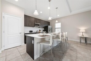 Fridge, microwave, oven, dishwasher - Balmoral Resort-222MCV by RedAwning (Haines City)