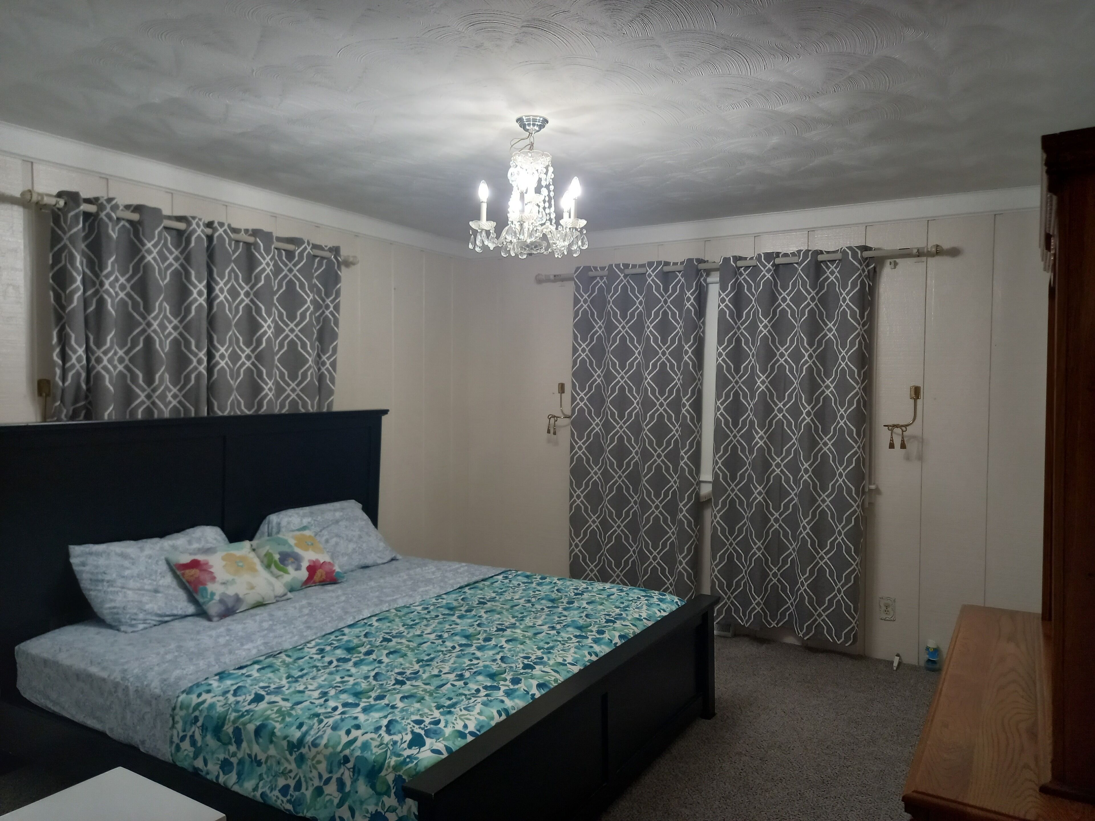 3 bedrooms, iron/ironing board, free WiFi, bed sheets