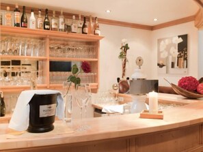 Bar (in der Unterkunft)