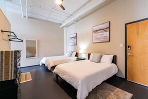 1 slaapkamer, een strijkplank/strijkijzer, wifi, beddengoed