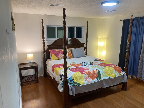 4 bedrooms, WiFi, bed sheets