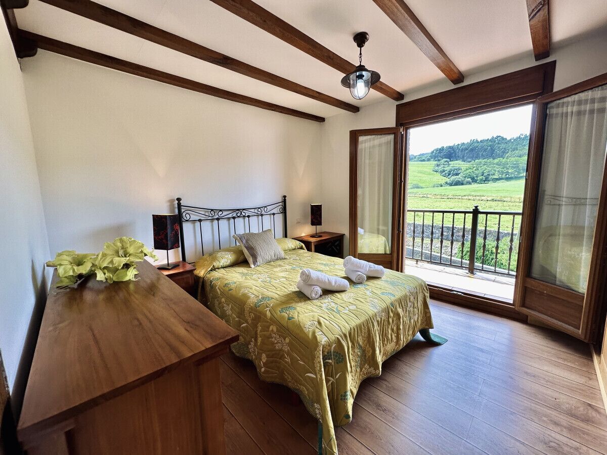 6 chambres, fer et planche à repasser, draps fournis