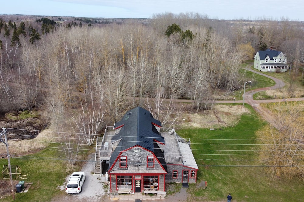 Trailside Inn