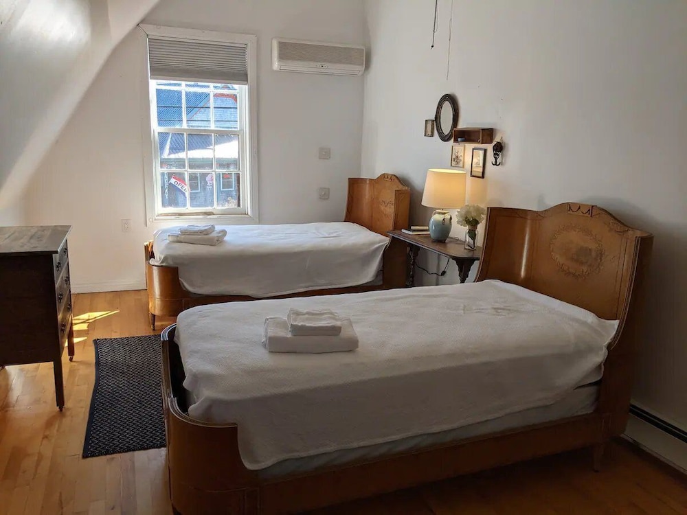 Trailside Inn by null