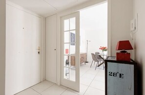 Interior - Beau 2 Pièces Refait à Neuf (Antibes)