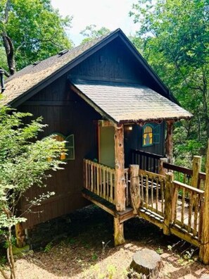 Exterior - Chateau Treehouse #11/ Oak Crest (Eureka Springs)