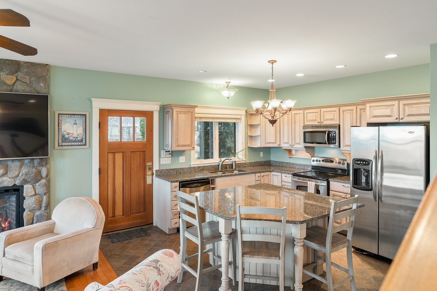 Beautiful spacious vacation rental home with views of the Sheepscot River