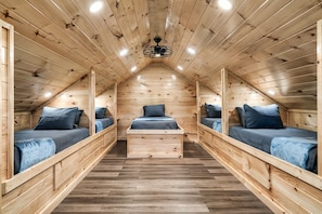 6 Schlafzimmer, Bügeleisen/Bügelbrett, kostenloses WLAN, Bettwäsche