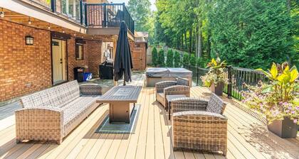 The Executive Suite: Modern Apartment with Pool