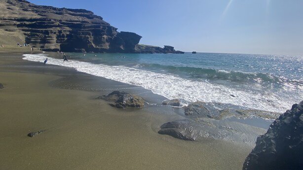A beach with rocky cliffs and clear blue water. - A little piece of paradise in Ocean View with a view guesthouse! (OCEAN VIEW)