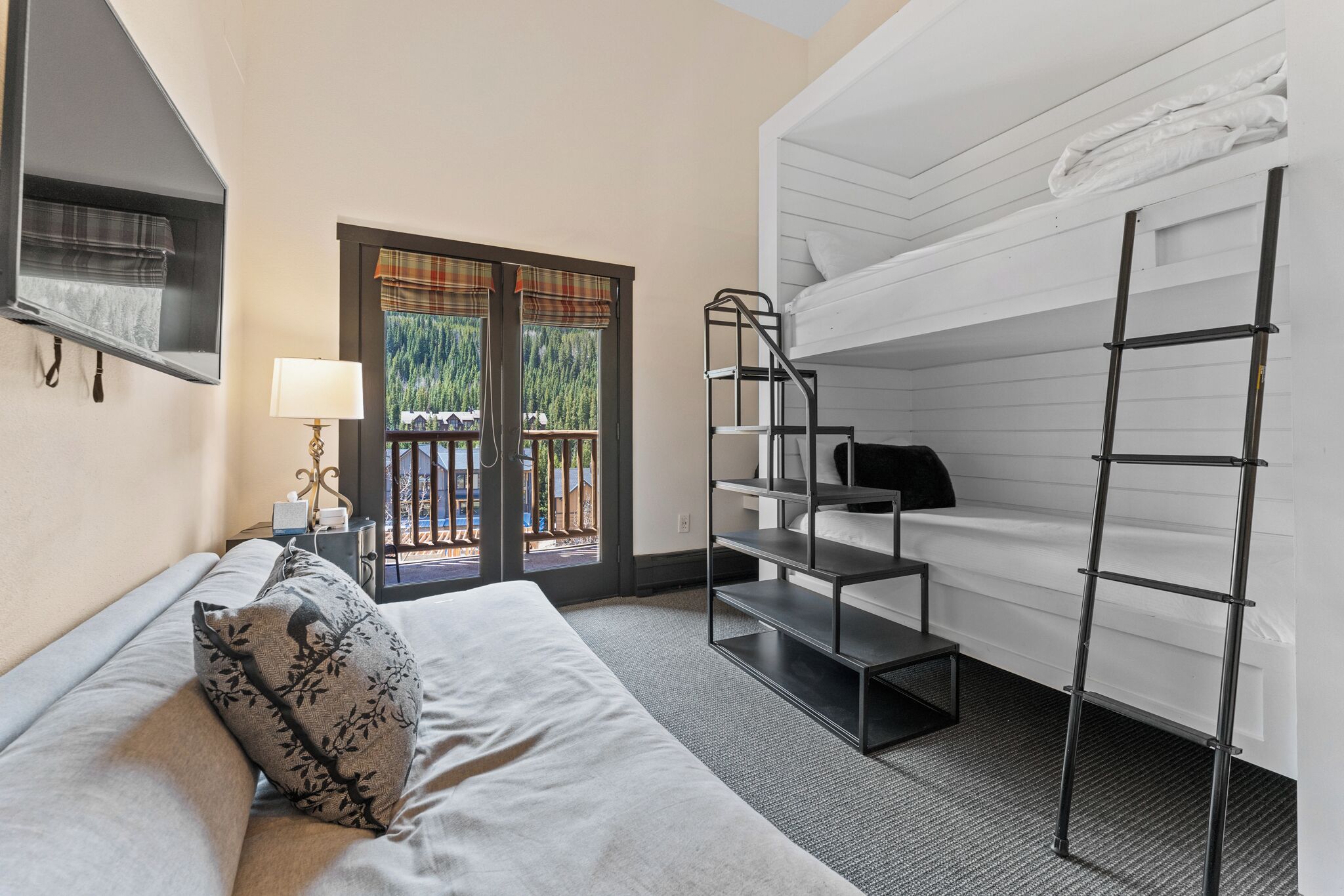 Apartment (4 Bedrooms) | Exterior