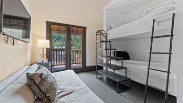 Apartment (4 Bedrooms) | Exterior