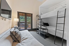 Apartment (4 Bedrooms) | Exterior