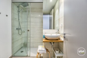 Shower, hair dryer, towels, soap - Nova | sea view - terrace - pool (Fuengirola)