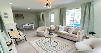 Canal home with direct river and gulf access, kayaks, hot tub, boat & motor inc