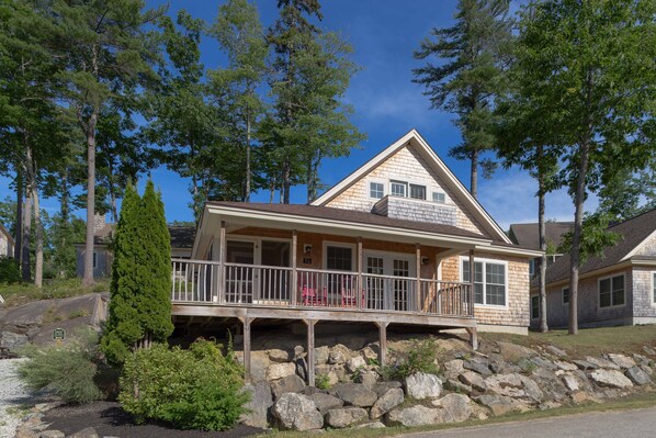 Exterior - Cottage 56 is a beautiful modern property with direct views of Sheepscot River. (Edgecomb)