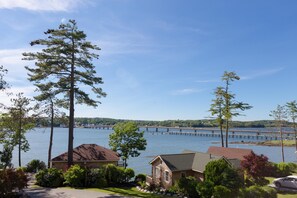 Exterior - Cottage 56 is a beautiful modern property with direct views of Sheepscot River. (Edgecomb)