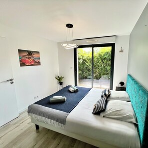 2 bedrooms, iron/ironing board, travel crib, free WiFi